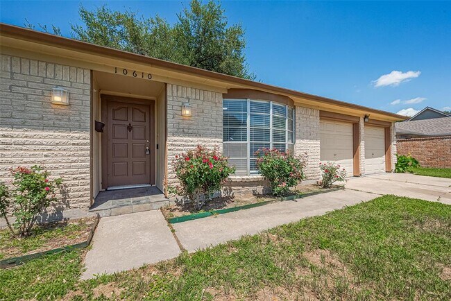 Foto del edificio - 10610 Plainfield St
