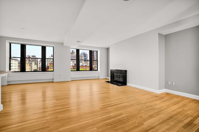 Building Photo - 124 Hudson St