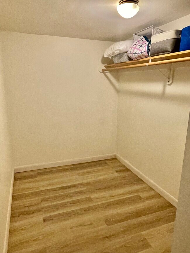 Foto del edificio - 106 Hunts Meadow Rd