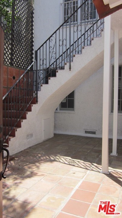 Foto del edificio - 239 S Doheny Dr