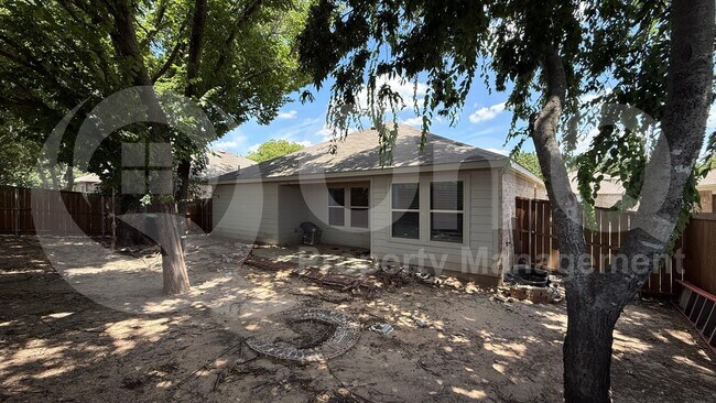 Building Photo - 2210 Alamo Rd