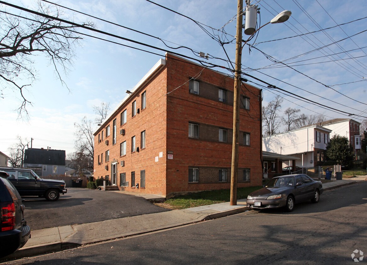 Primary Photo - 5205 Bass Pl SE