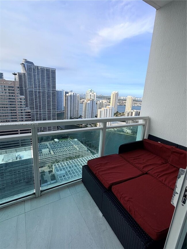 Foto del edificio - 950 Brickell Bay Dr