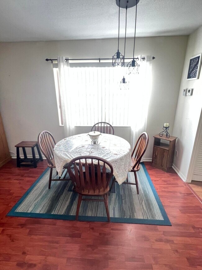 Building Photo - 165 Easthampton G