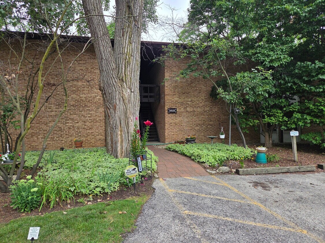 Foto principal - 5522 E Lake Dr