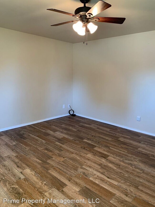 Building Photo - 3 br, 2 bath House - 208 Circle Dr