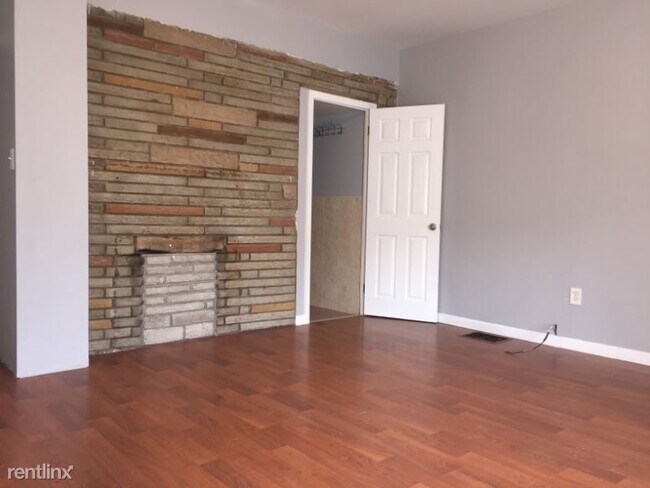 Building Photo - 4916 Cypress St