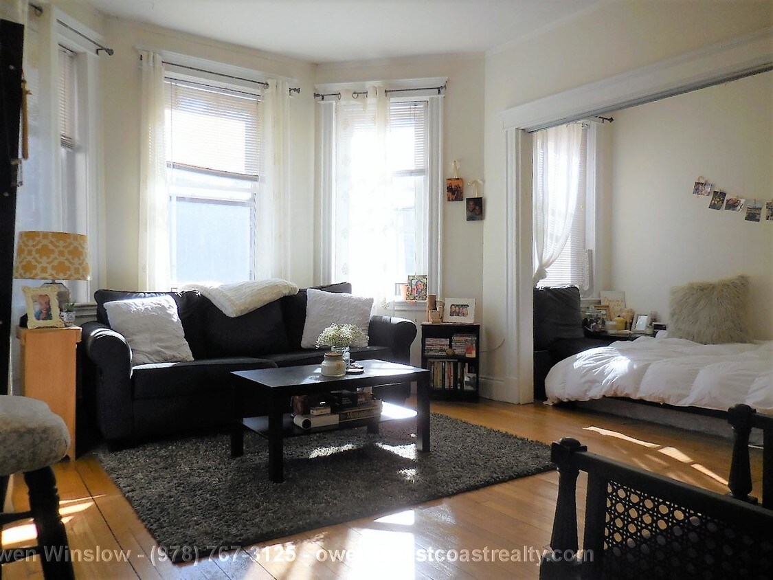 Primary Photo - 48 Strathmore Rd