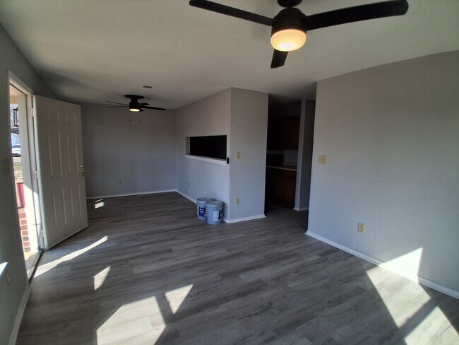 Foto del edificio - 32 Cypress Ave