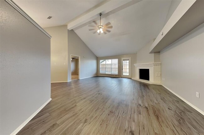 Foto del edificio - 9230 Bayou Bluff Dr