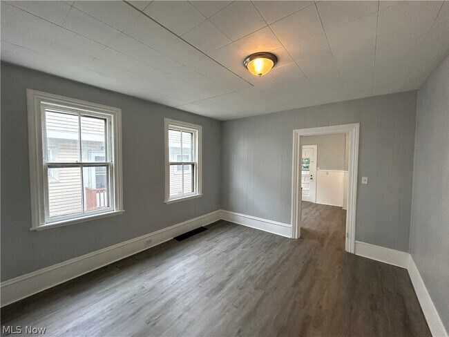 Building Photo - 3136 W 16th St