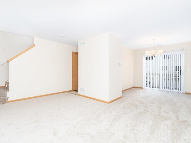 Building Photo - 2631 Canyon Dr