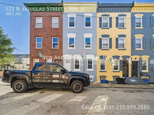 Building Photo - 522 N Douglas St