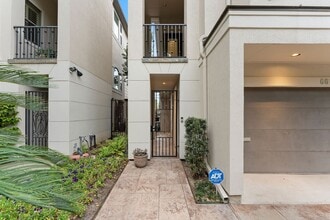 Building Photo - 6618 Wanita Pl