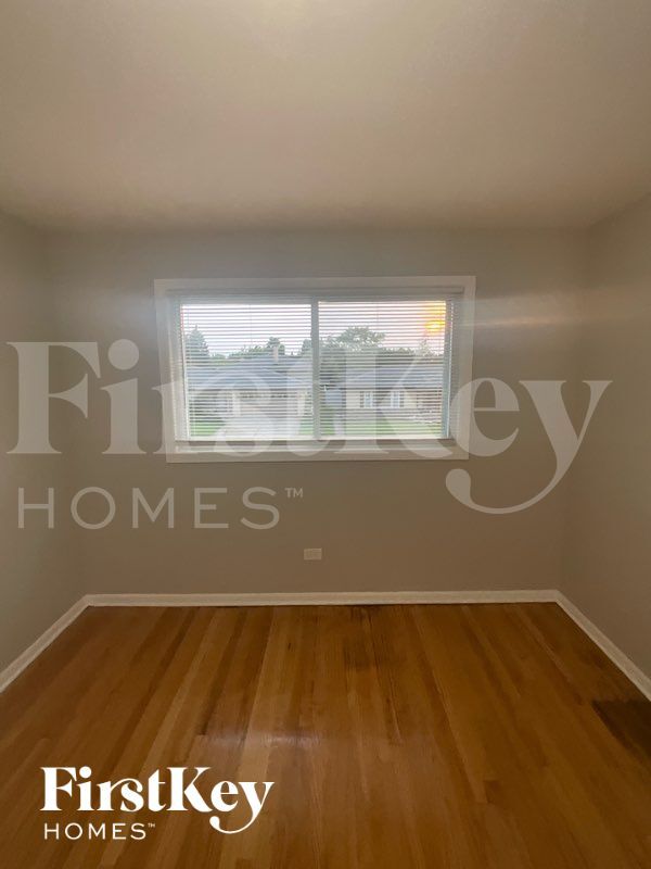 Foto del edificio - 16817 Ellis Ave