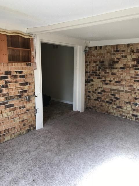 Building Photo - 4620 Spring Valley Dr