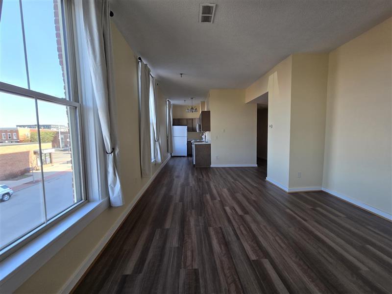 Foto principal - 219 2nd St E