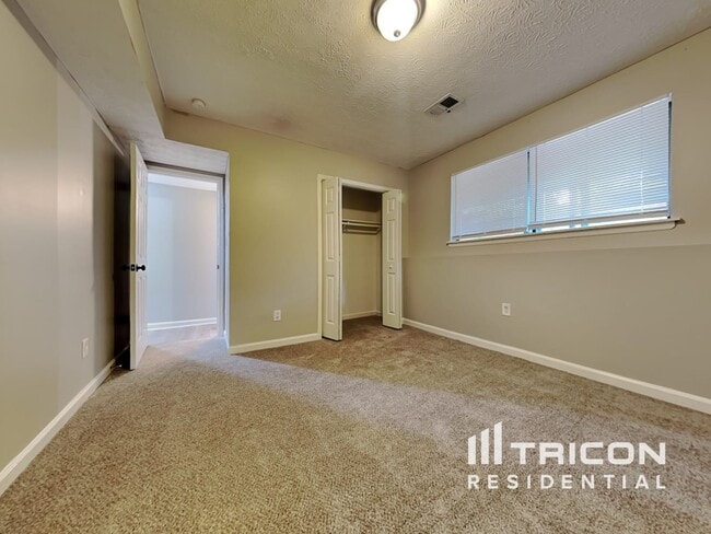 Building Photo - 3946 McGill Dr