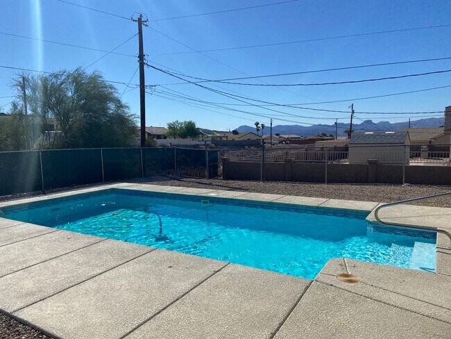 Foto del edificio - Longterm, unfurnished, Pool home