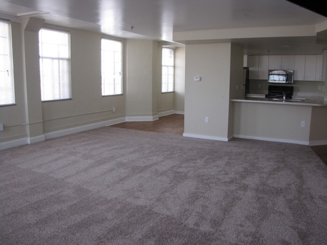 Living Area - Historic Hillcrest Apartments