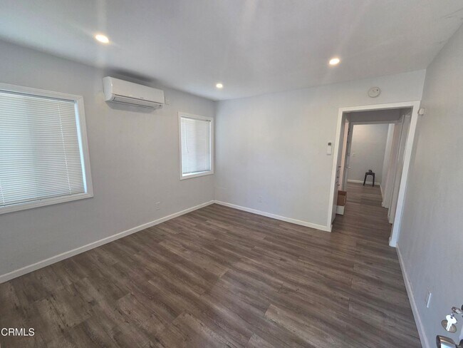 Foto del edificio - 10152 Haines Canyon Ave