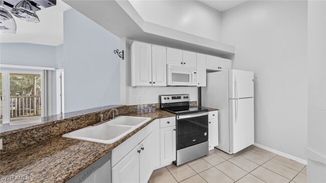 Building Photo - 12161 Summergate Cir