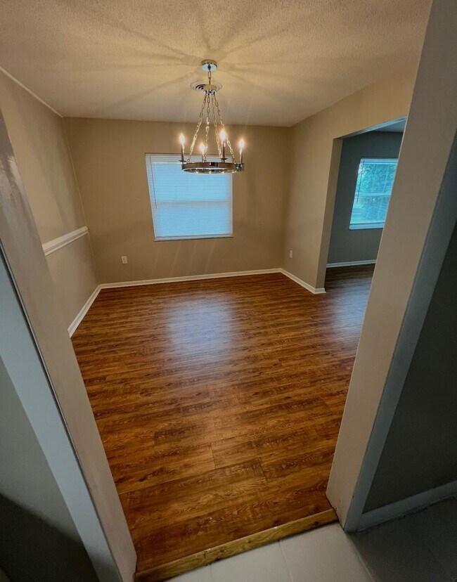 Building Photo - Charming 4 bedroom South Lakeland home with Mother-In-Law Suite!