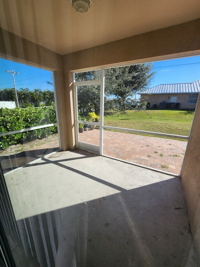 Foto del edificio - 220 SW 19th Terrace