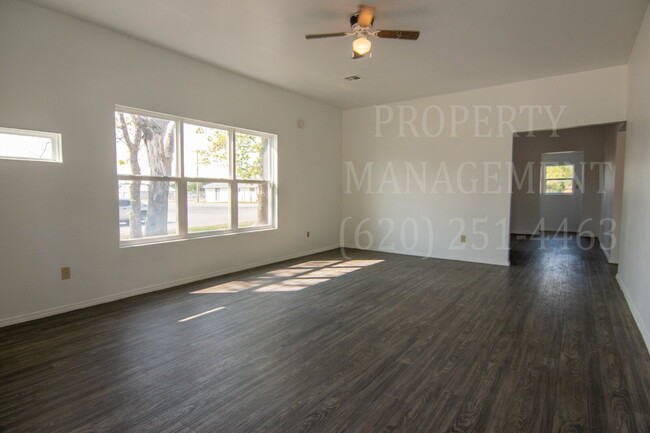 Building Photo - Charming 2-Bedroom 1-Bath Home in Coffeyville