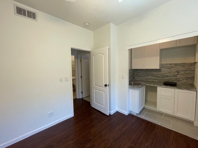 Building Photo - 1445 Farrell Ct