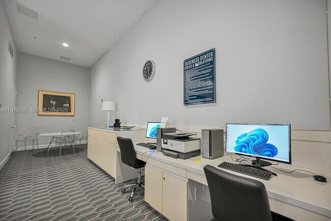 Foto del edificio - 2775 NE 187th St