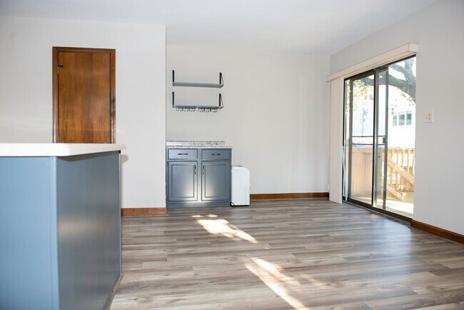 Building Photo - 4708 Lauderdale Ave