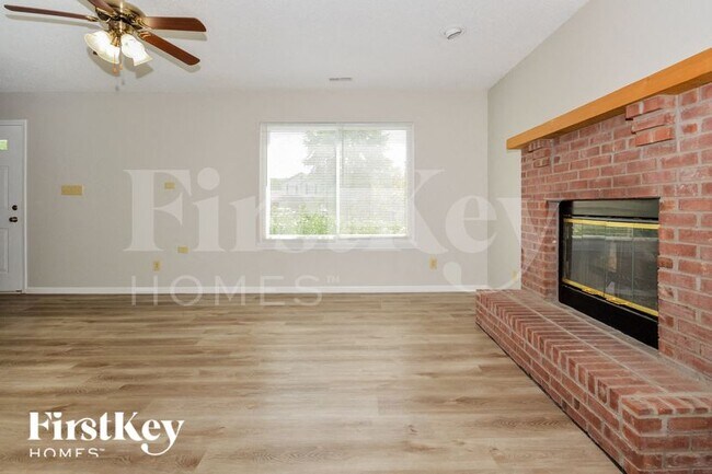 Foto del edificio - 6344 River Valley Way