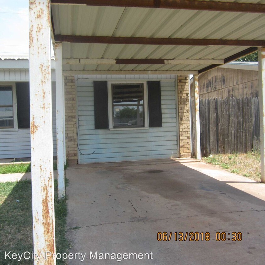 Foto del edificio - 3 br, 1 bath House - 2418 Shotgun North