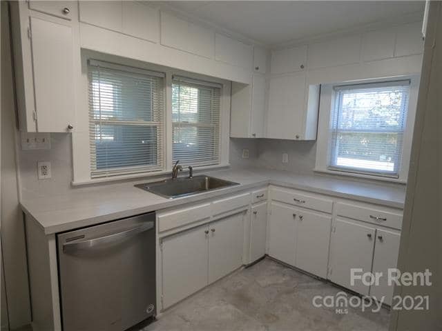 Building Photo - 2100 Statesville Hwy
