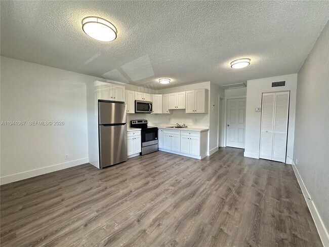 Foto del edificio - 3660 NE 11th Ave