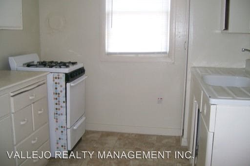Building Photo - 731 Solano Ave