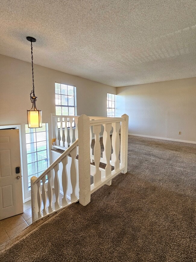 Building Photo - 10904 Mckinley Dr