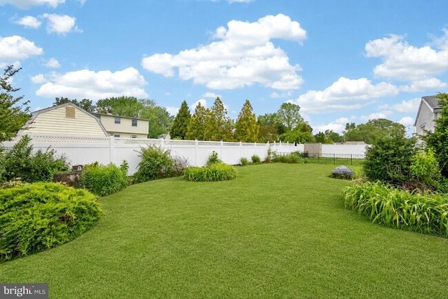 Building Photo - 728 Pennbrook Ave