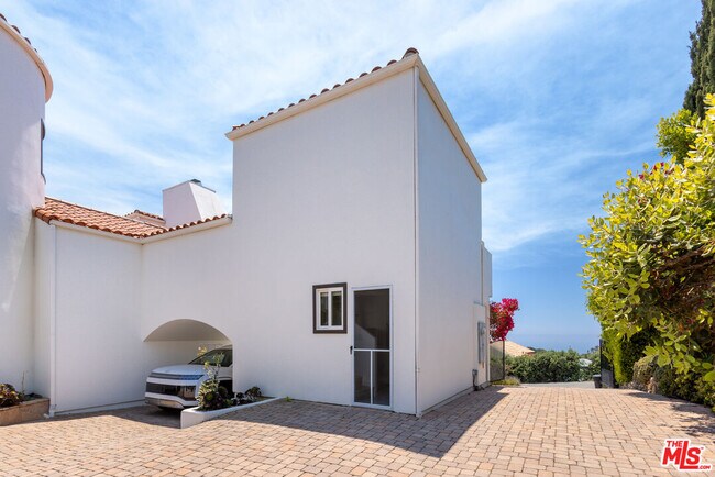 Foto del edificio - 5828 Foxview Dr
