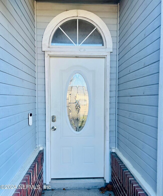 Foto del edificio - 7645 Chelmsford Dr