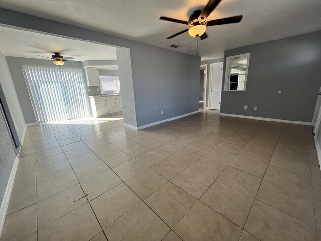 Building Photo - 3415 Thorny Ridge Dr