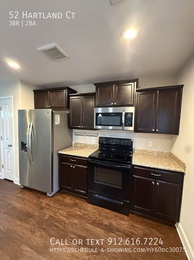 Foto del edificio - 52 Hartland Ct