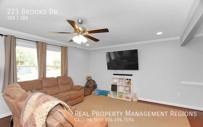 Foto del edificio - 223 Brooks Dr