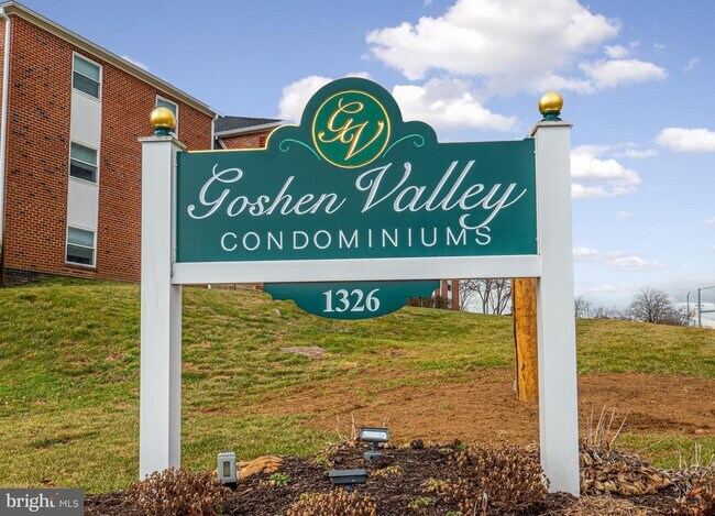 Foto del edificio - 1906 Valley Dr