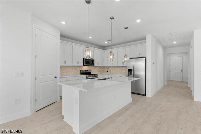 Building Photo - 2104 Freemont Wy