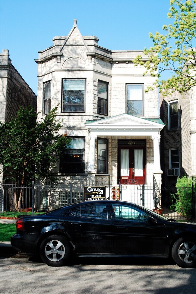 Building Photo - 2040 N Sawyer Ave