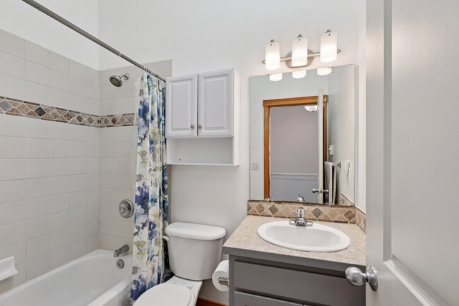 Foto del edificio - 3-Bedroom Beauty with Fenced Yard and Flex...