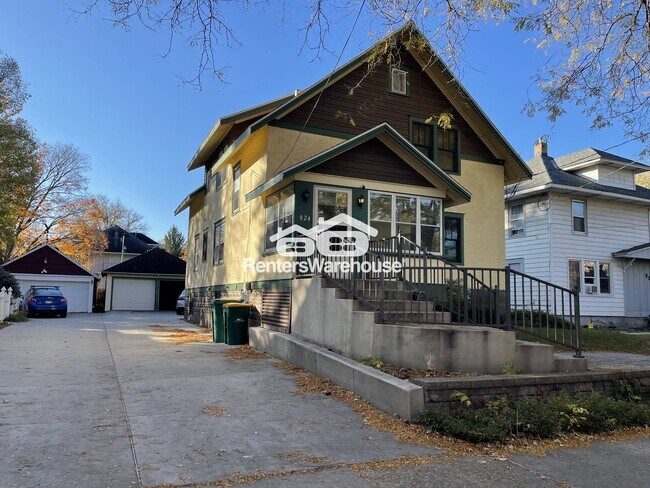 Foto del edificio - 826 1st St NW