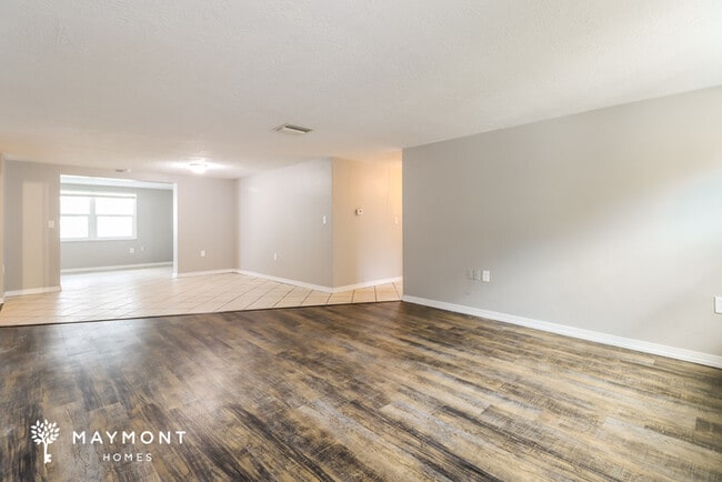 Building Photo - 15634 Sea Pines Dr